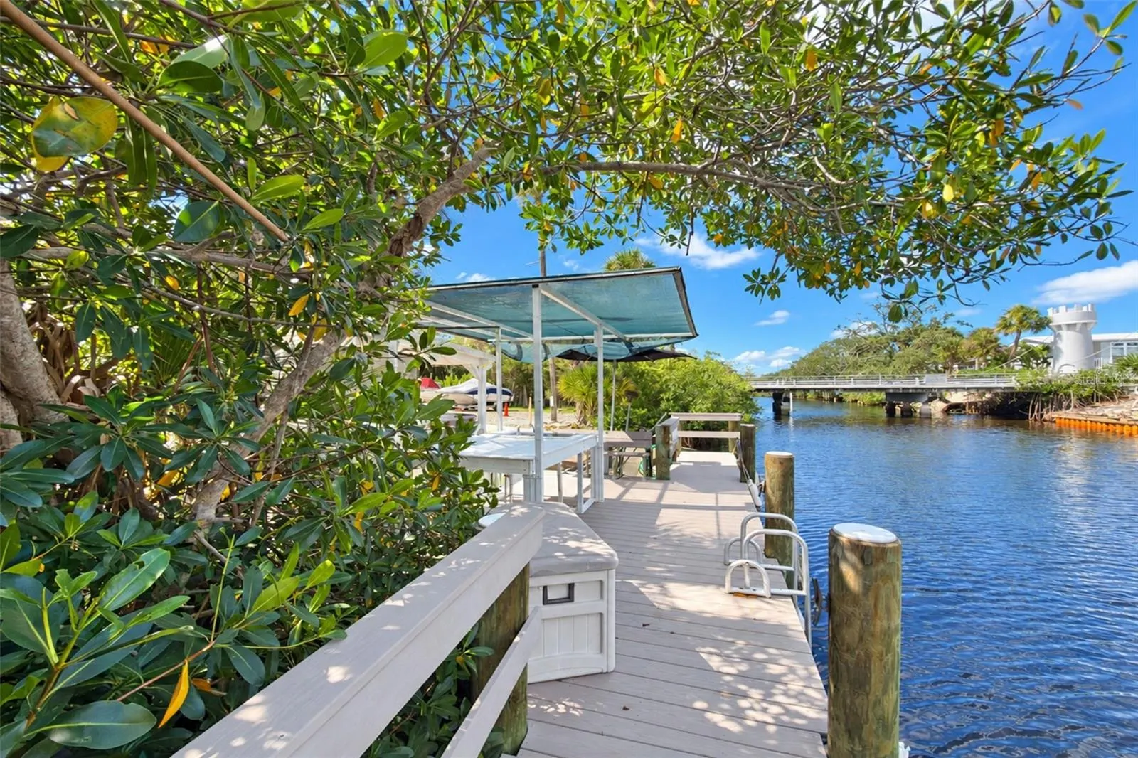 39 CROWN POINT DR