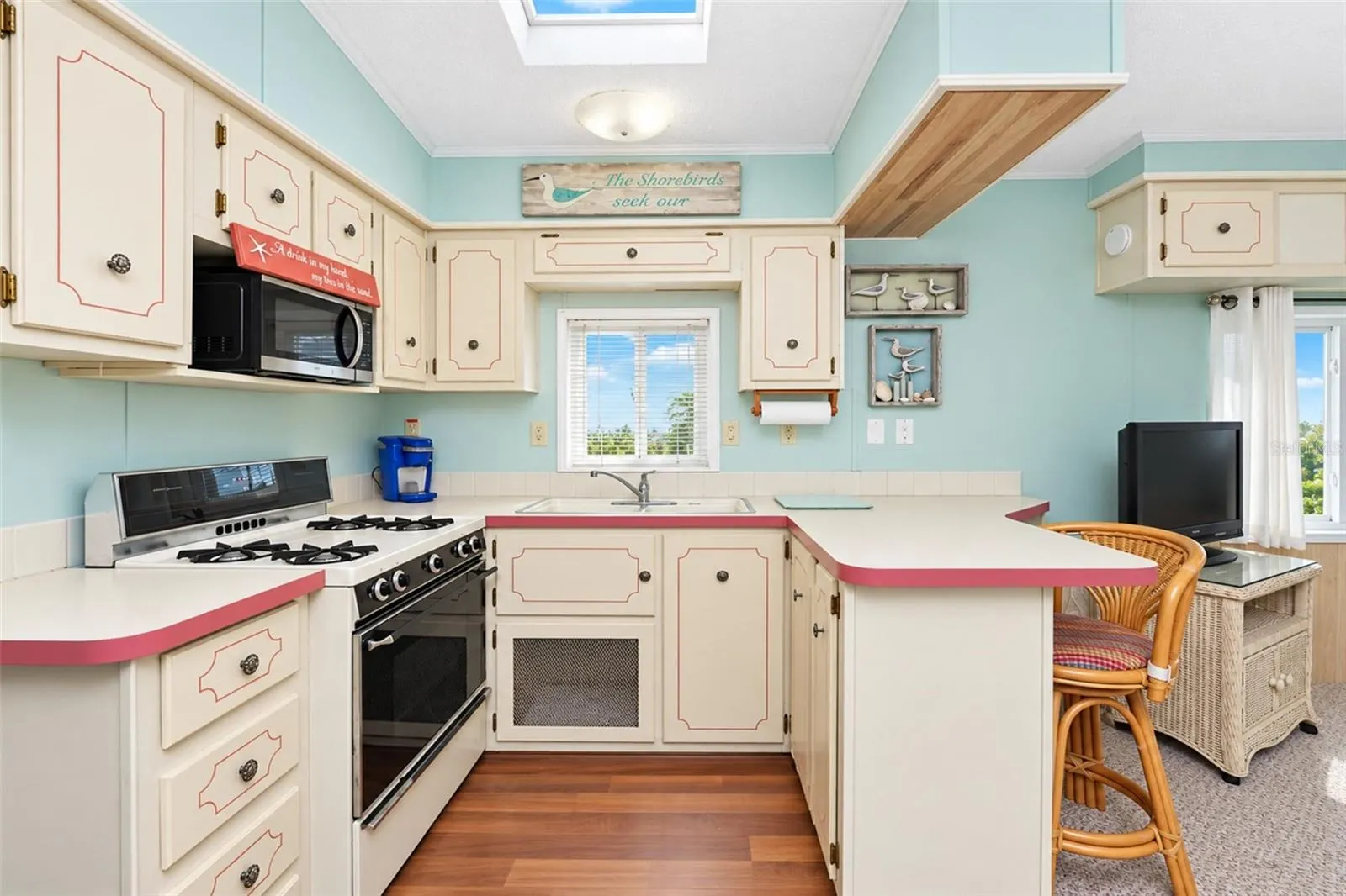 39 CROWN POINT DR