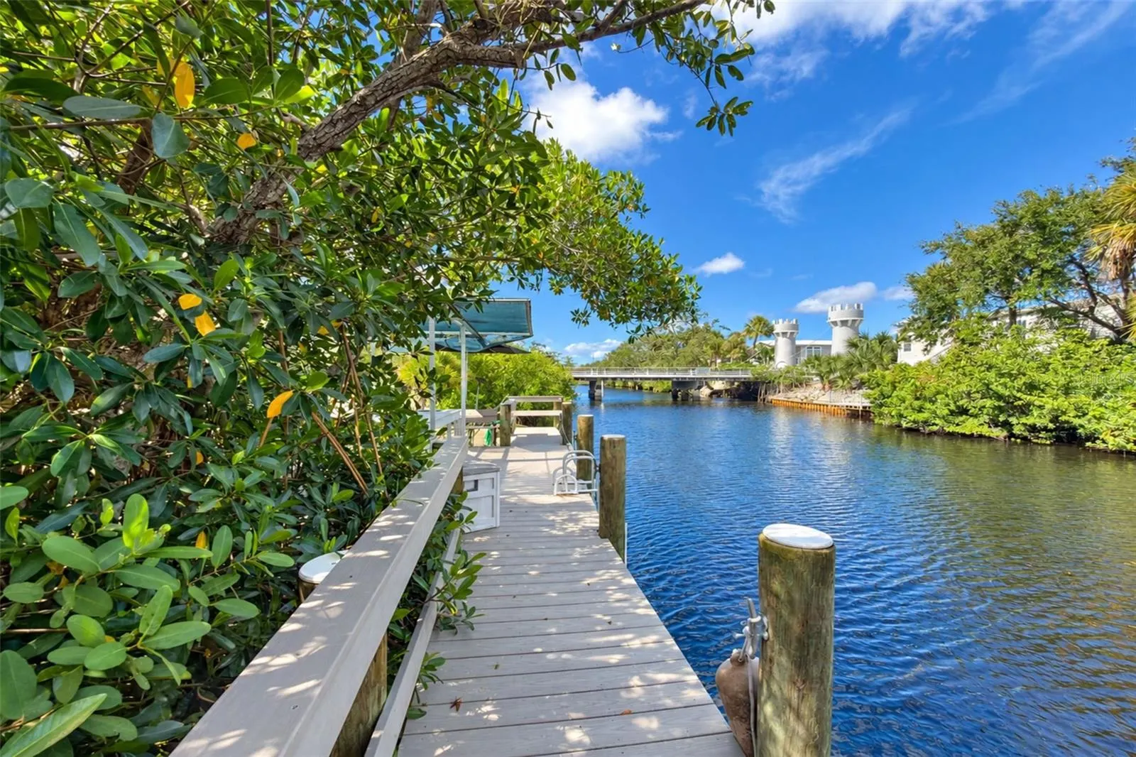 39 CROWN POINT DR
