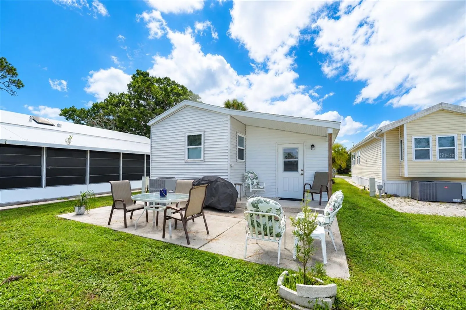 39 CROWN POINT DR