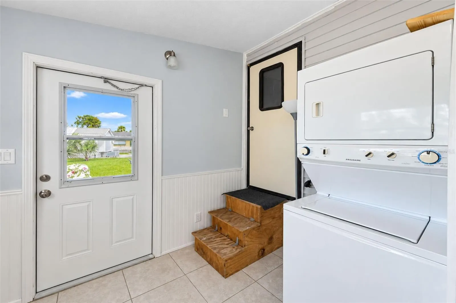 39 CROWN POINT DR