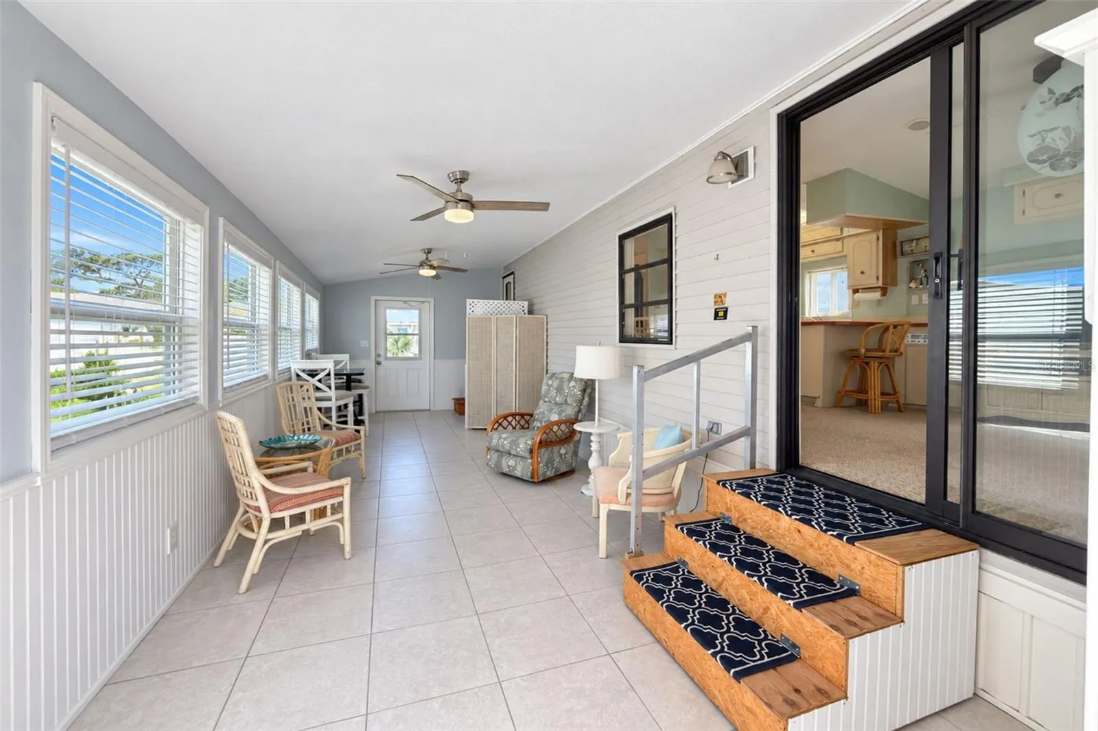39 CROWN POINT DR