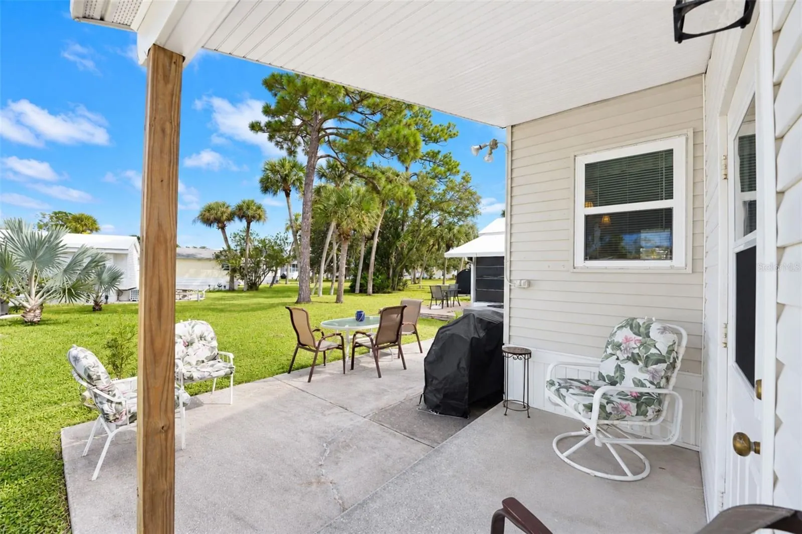 39 CROWN POINT DR