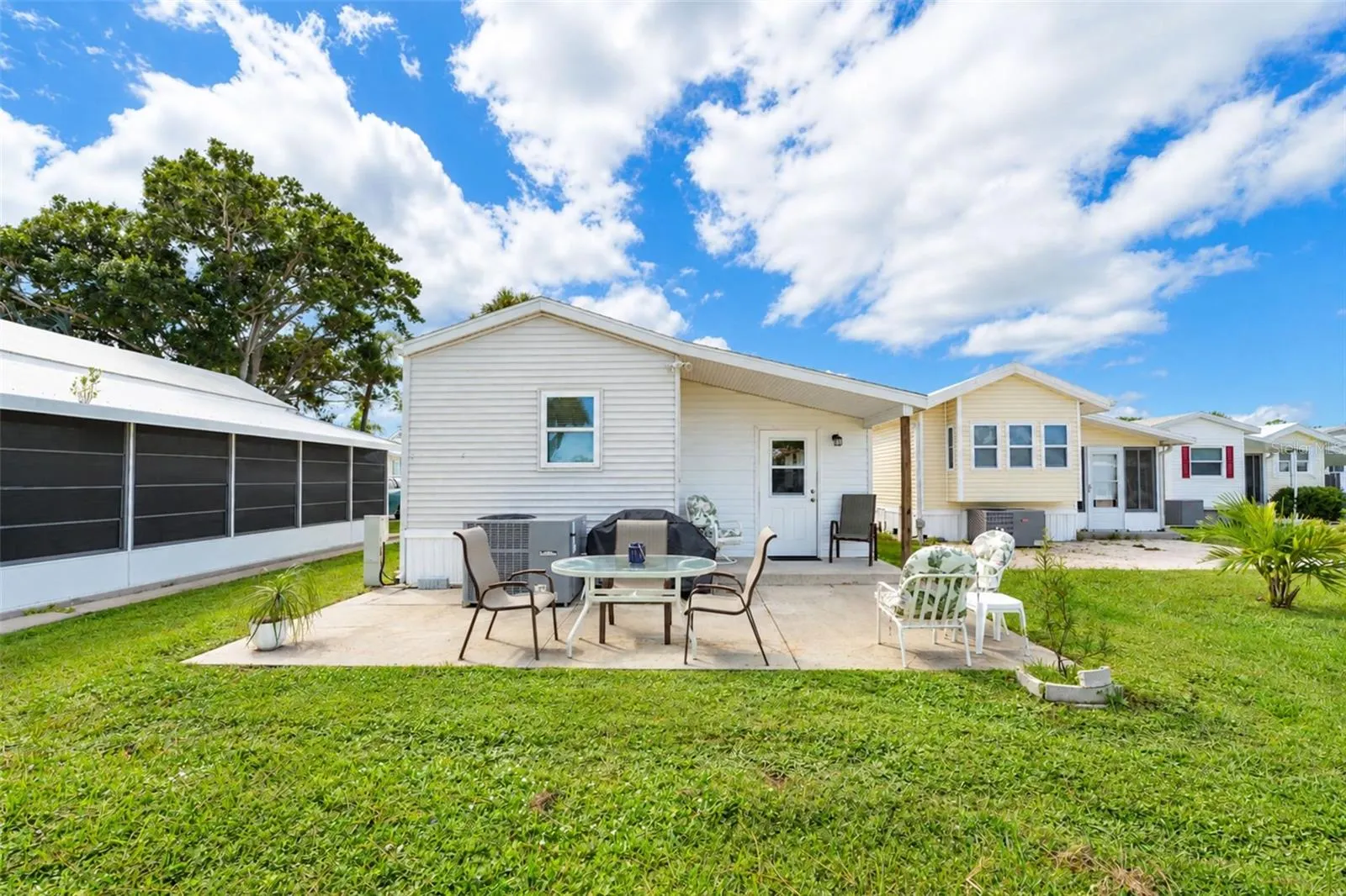 39 CROWN POINT DR