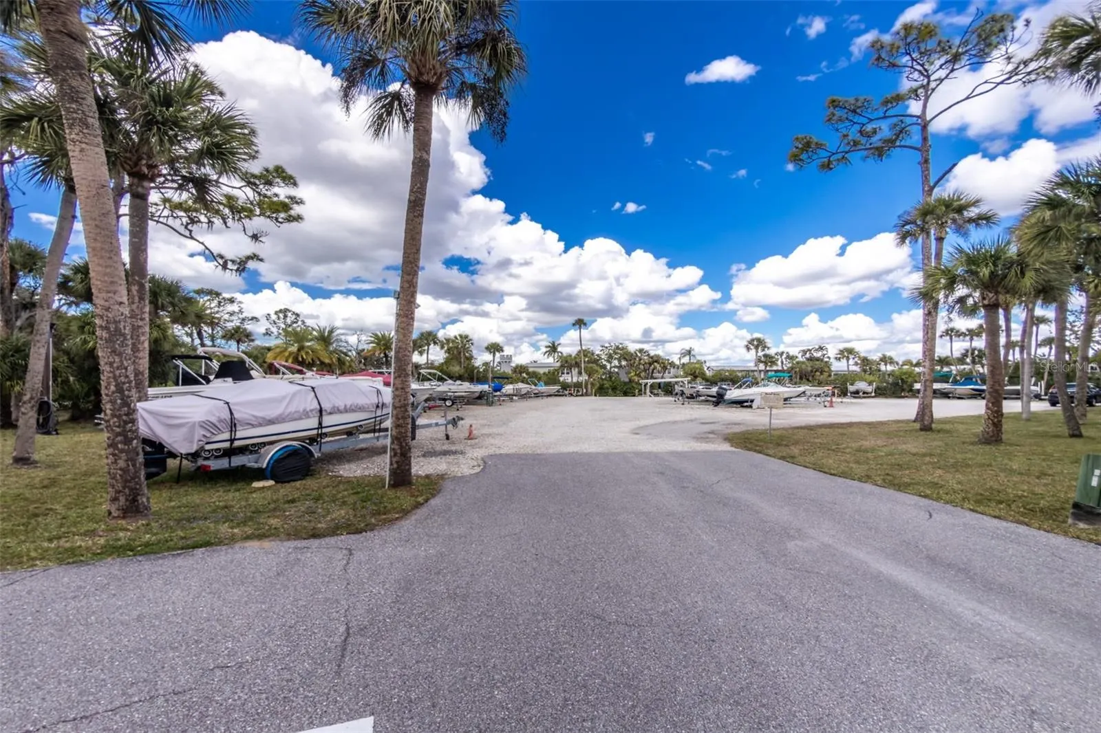 39 CROWN POINT DR