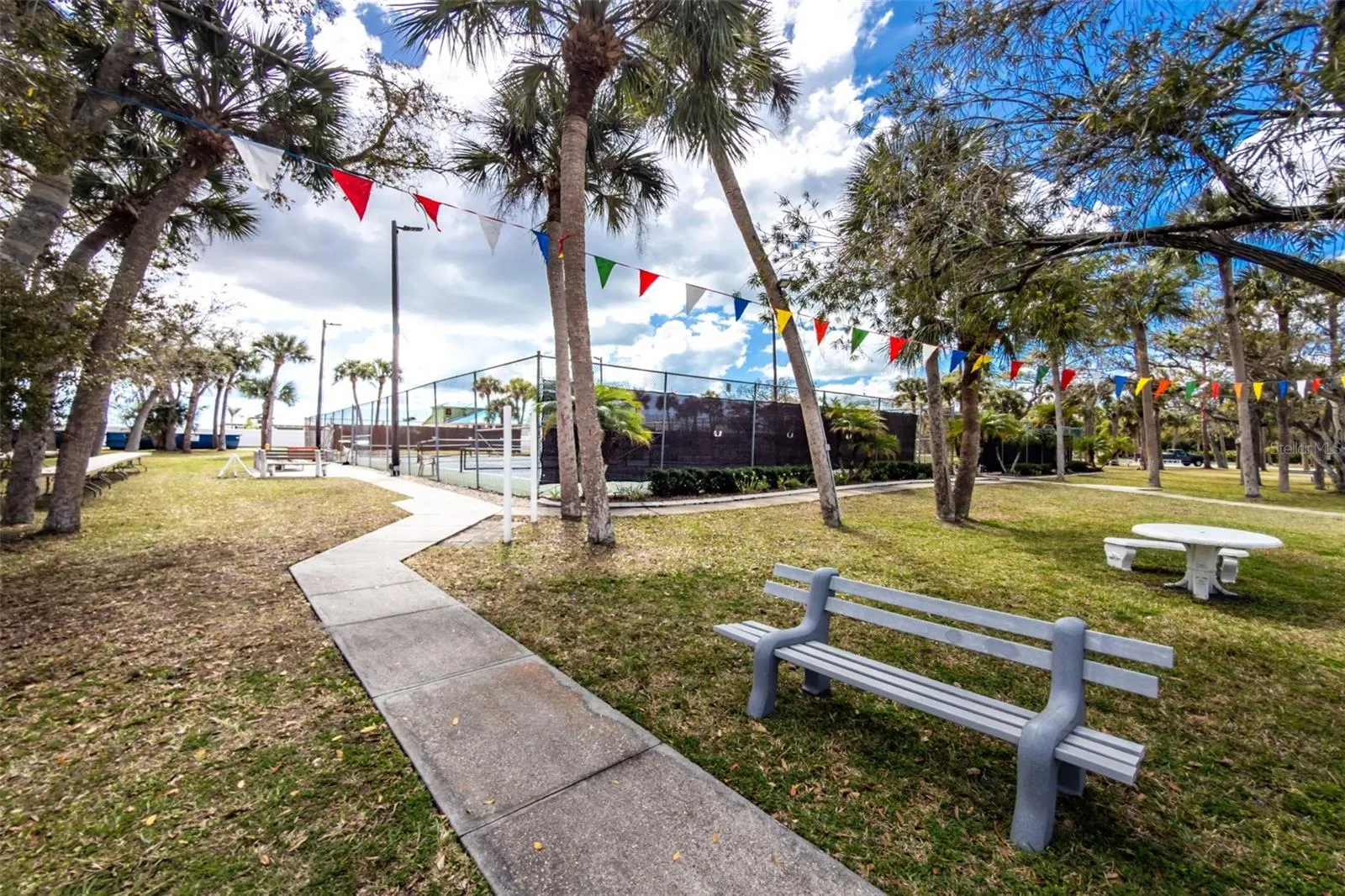 39 CROWN POINT DR