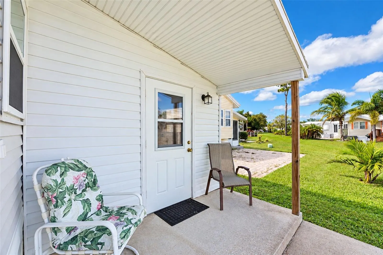 39 CROWN POINT DR