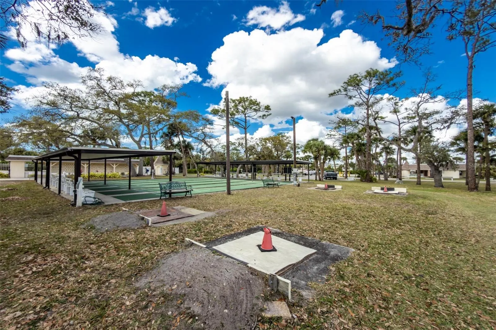 39 CROWN POINT DR