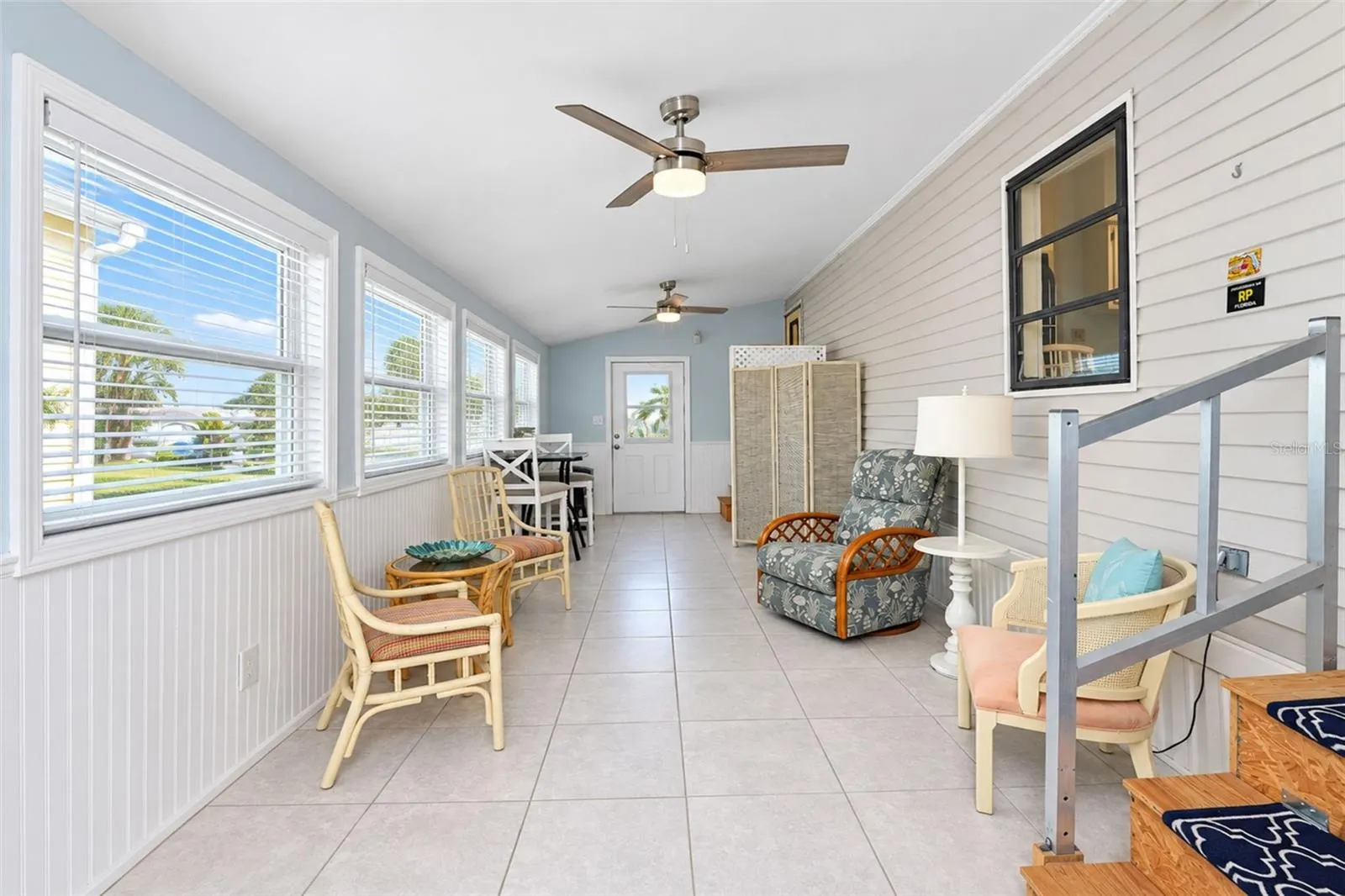 39 CROWN POINT DR