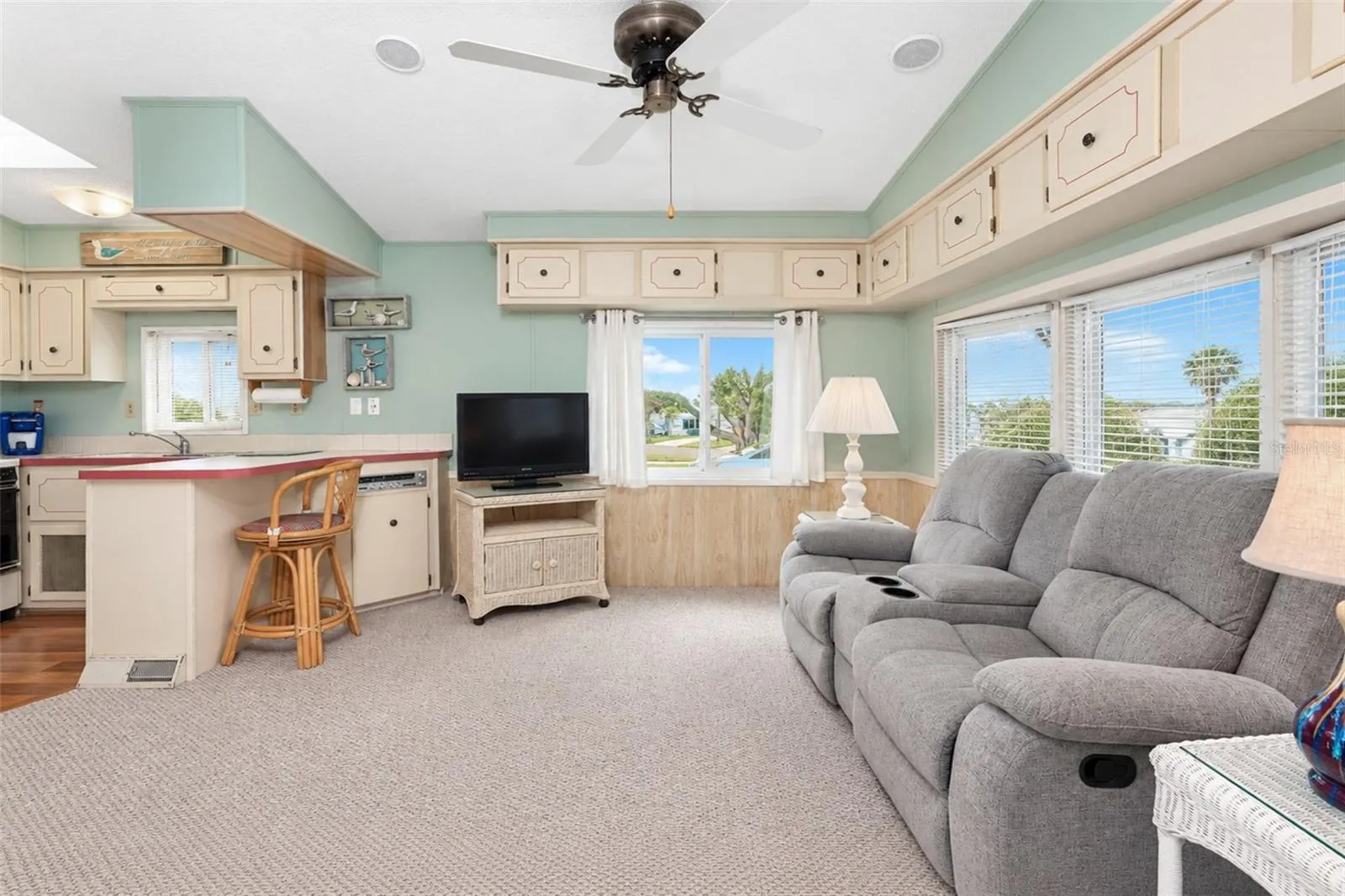 39 CROWN POINT DR