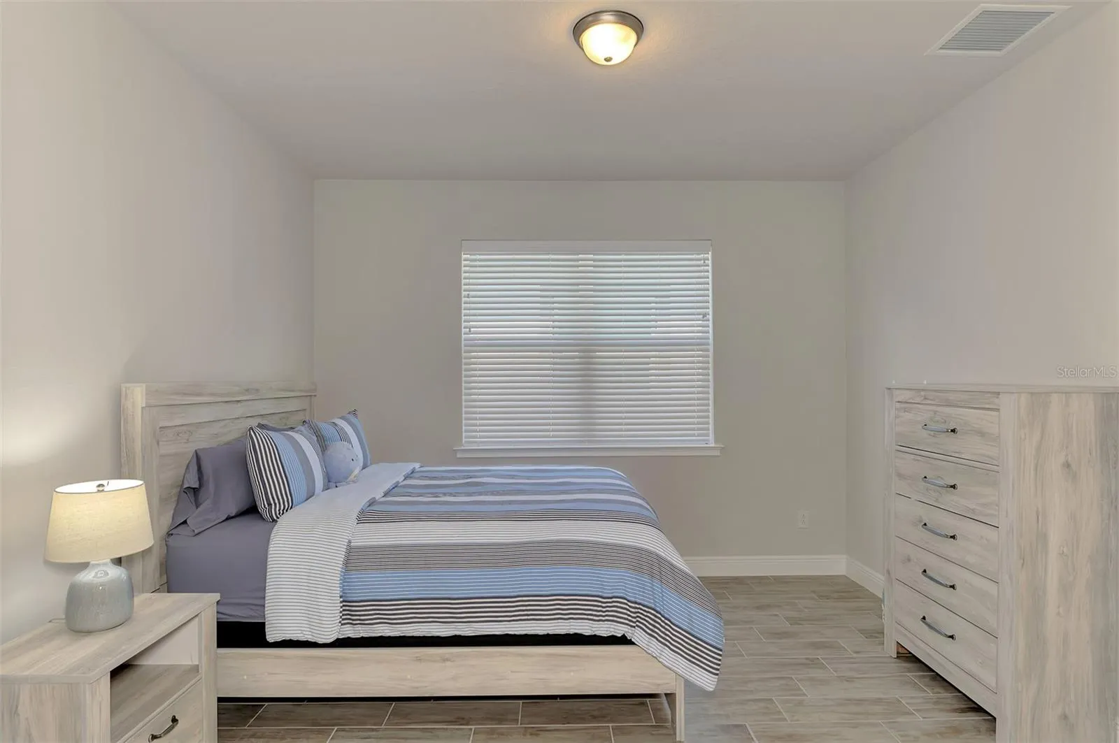 5941 LONG SHORE LOOP