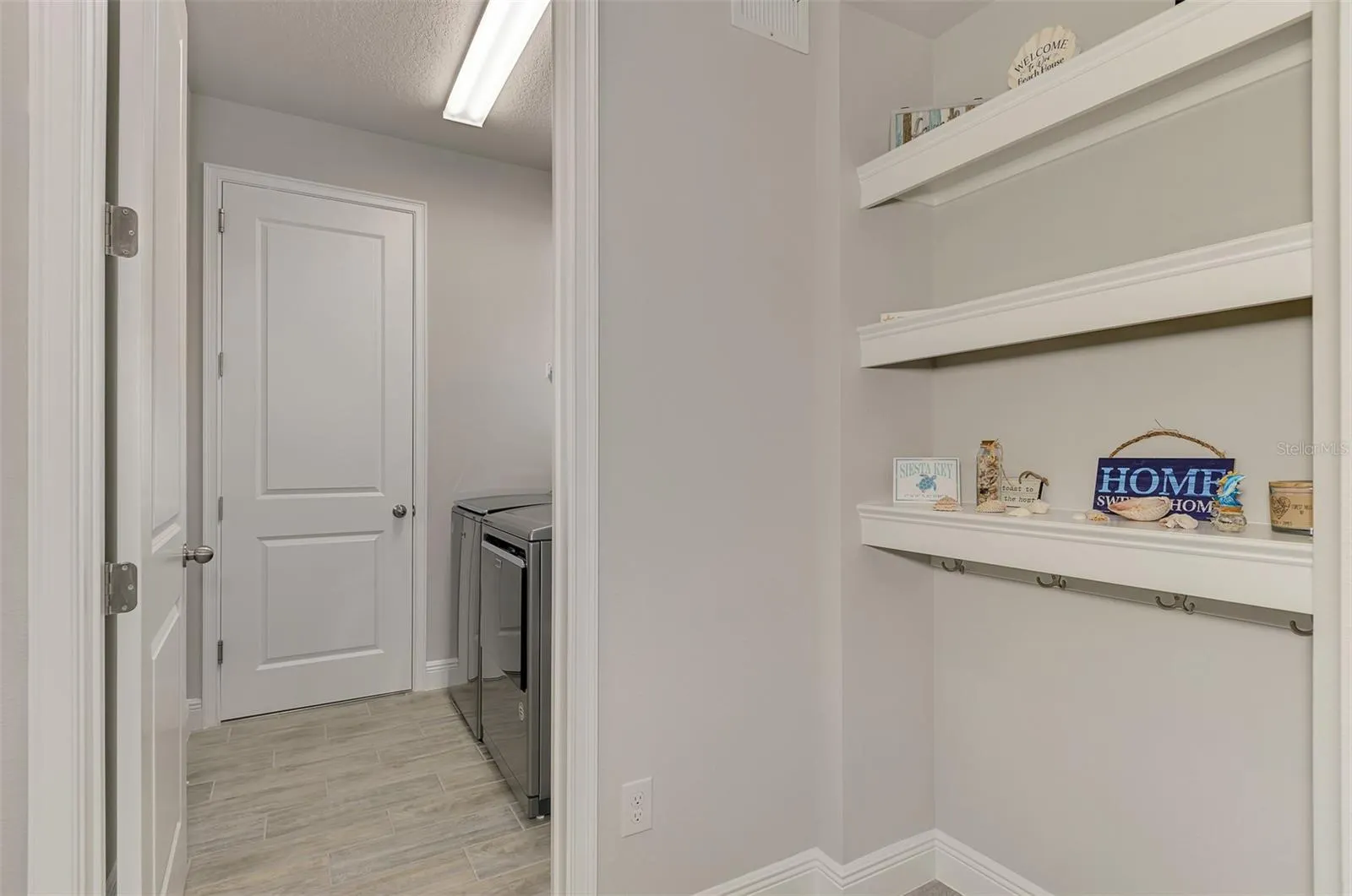 5941 LONG SHORE LOOP