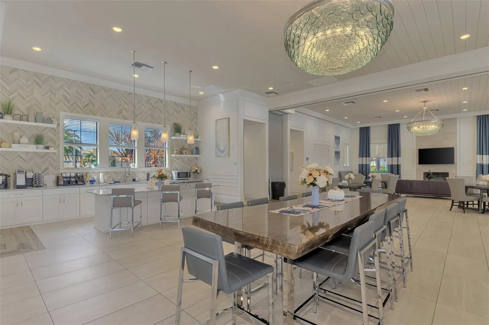 5941 LONG SHORE LOOP