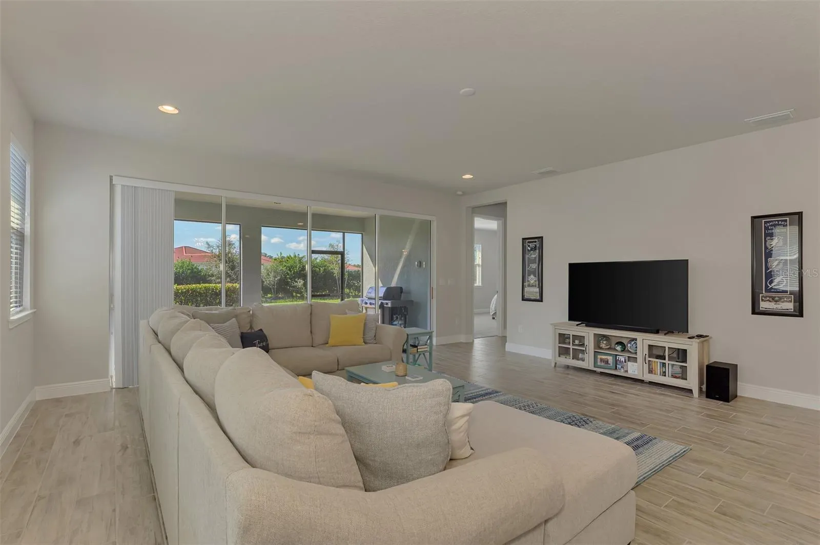 5941 LONG SHORE LOOP