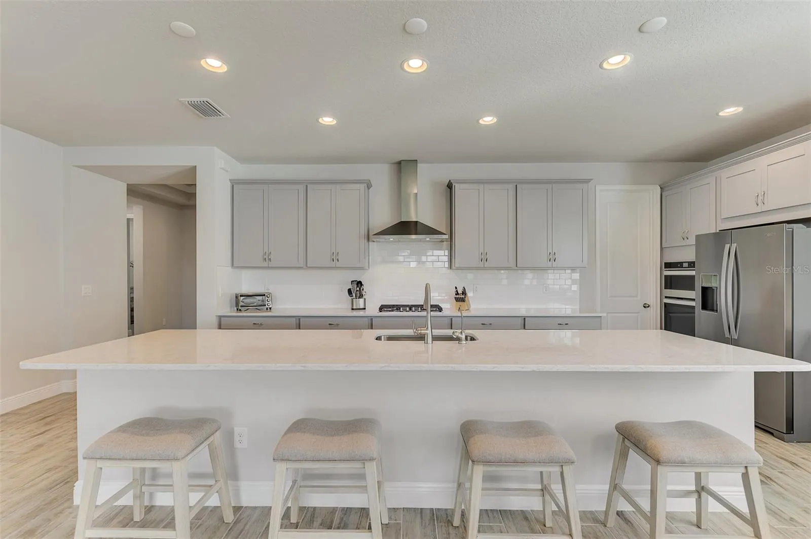 5941 LONG SHORE LOOP
