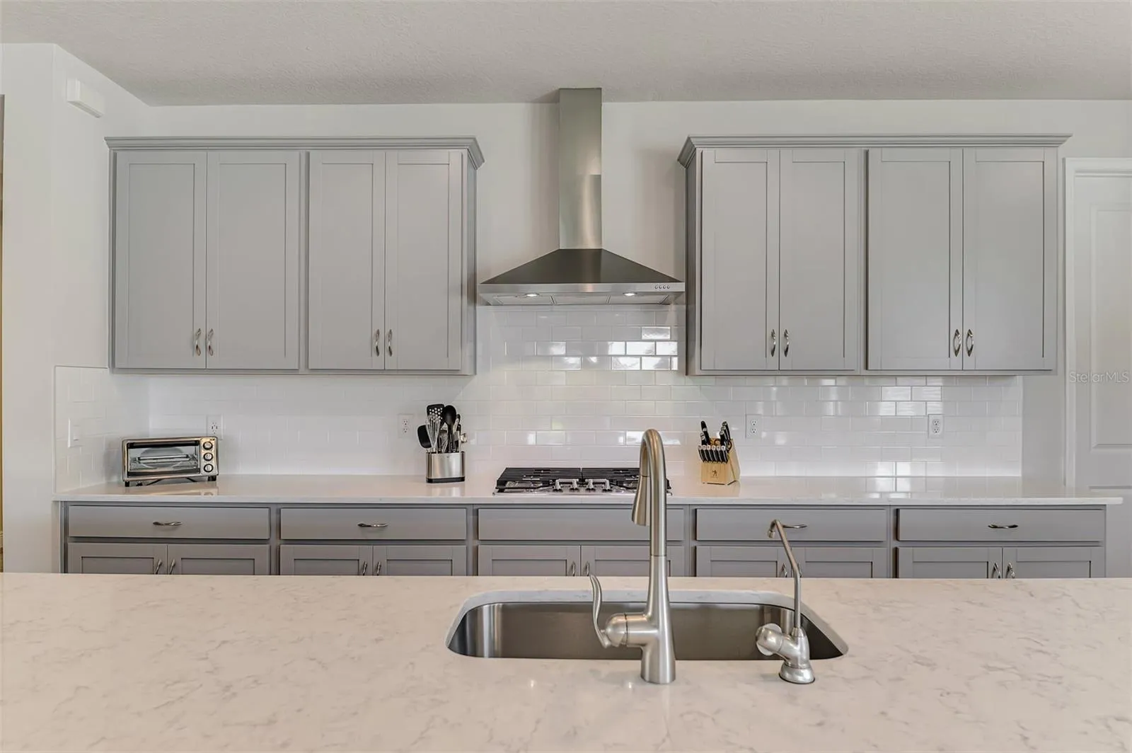5941 LONG SHORE LOOP
