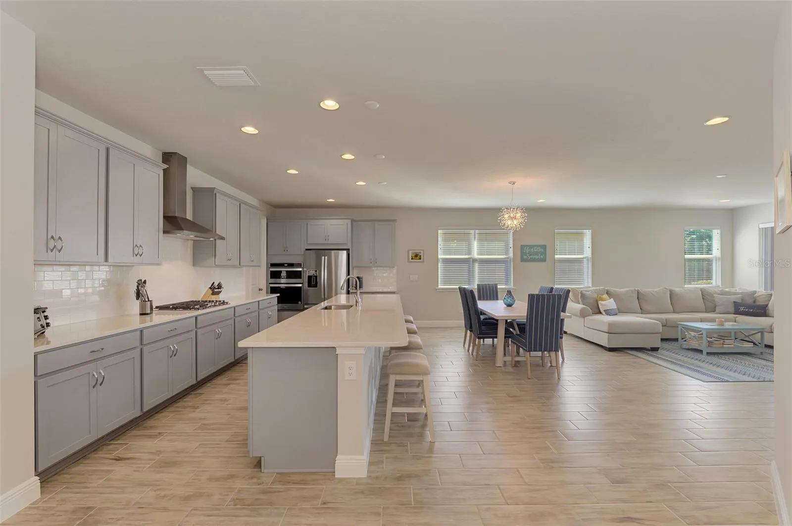 5941 LONG SHORE LOOP