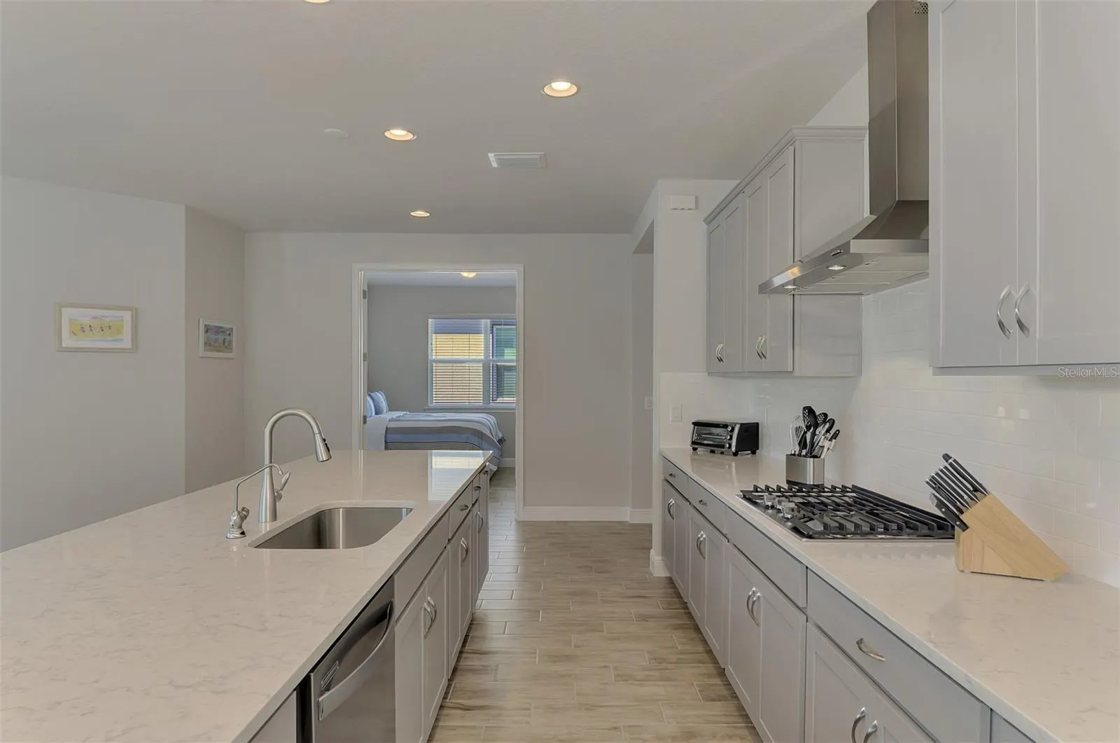 5941 LONG SHORE LOOP