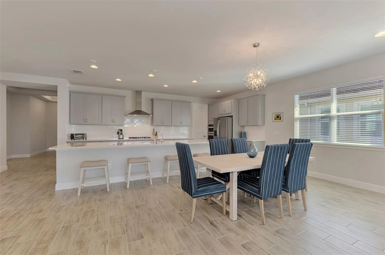 5941 LONG SHORE LOOP