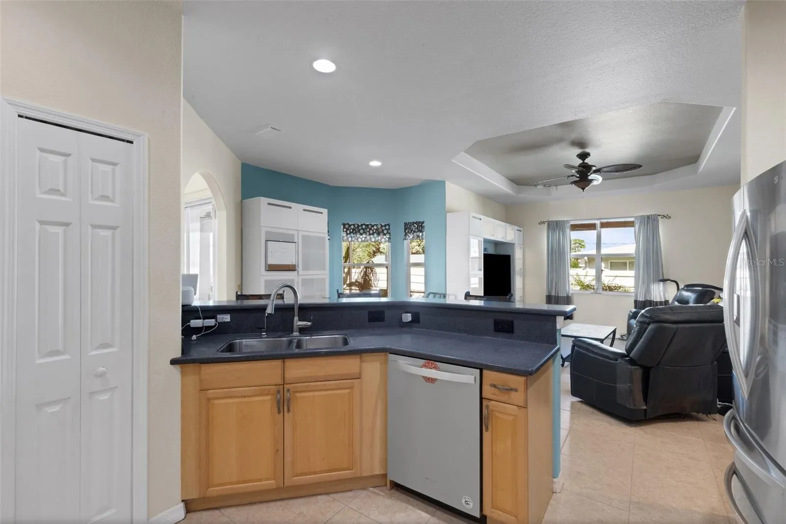 1232 PORPOISE RD