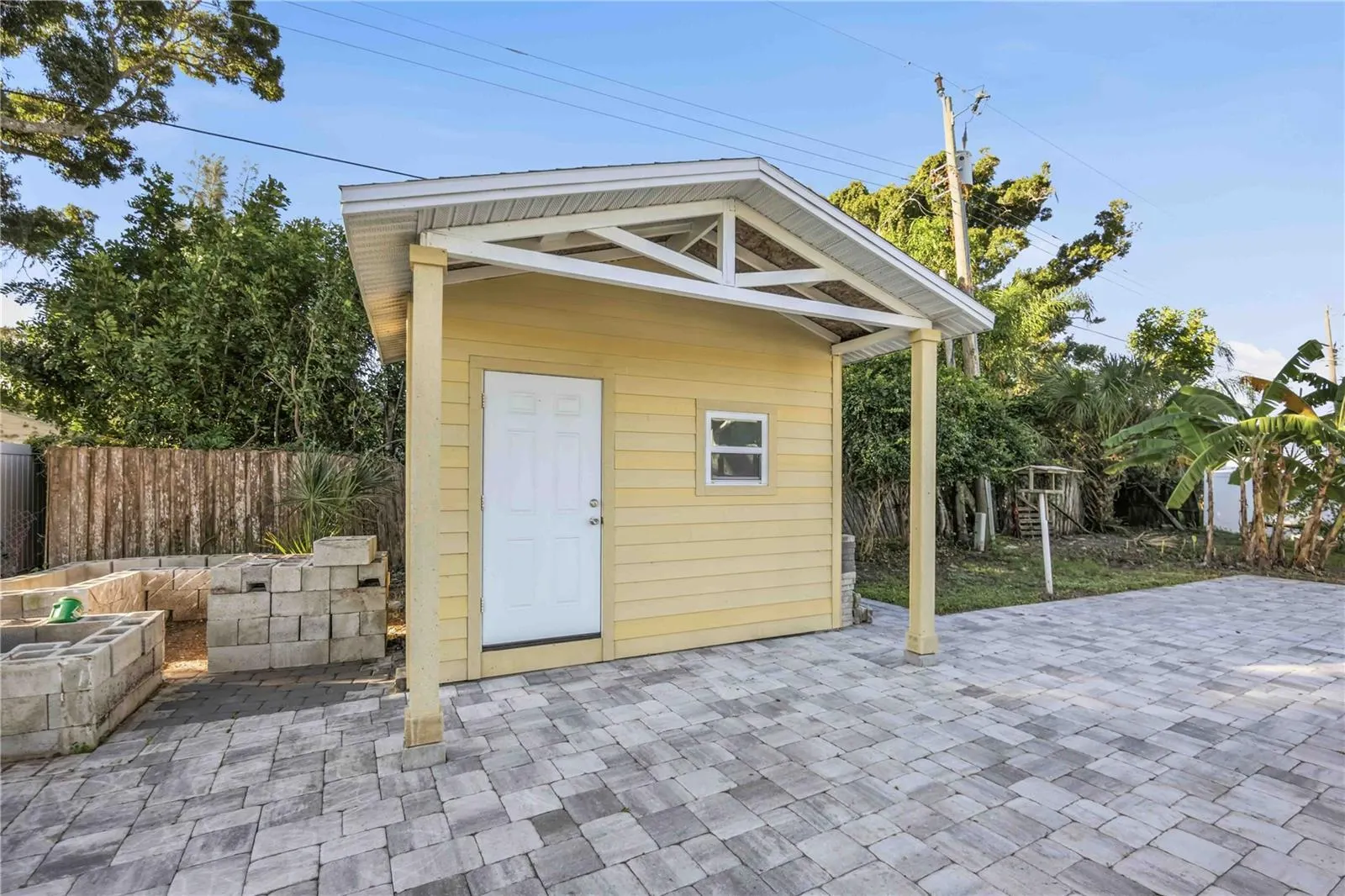 716 LAUREL AVE