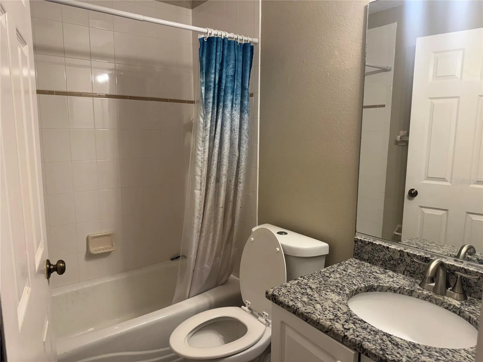 1024 HARBOR TOWN DR