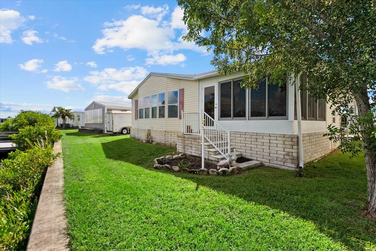 636 BLACKBURN BLVD