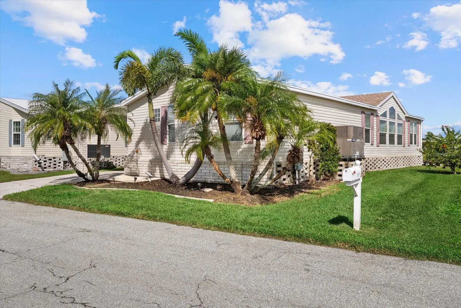 636 BLACKBURN BLVD