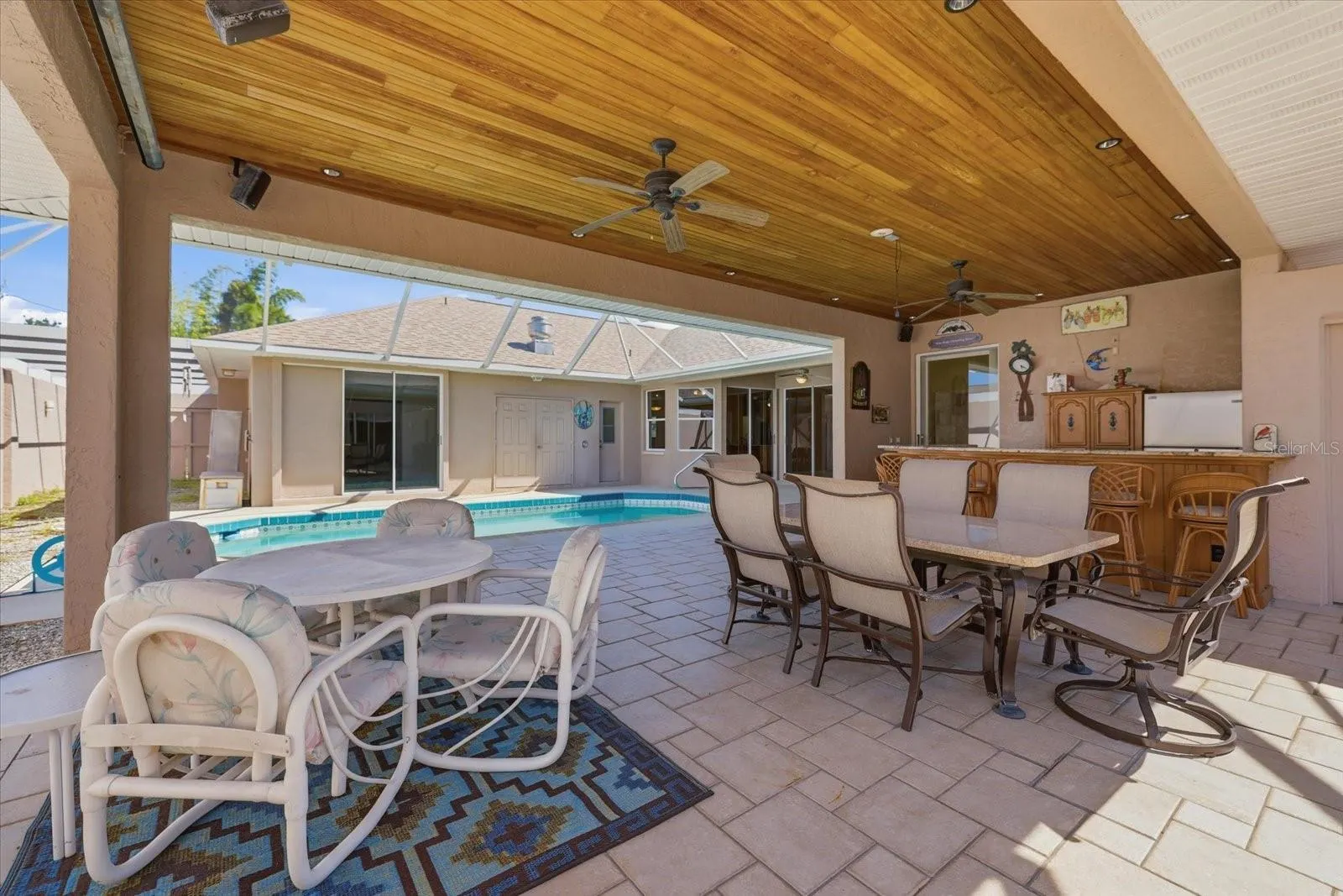9348 SAN BERNANDINO AVE