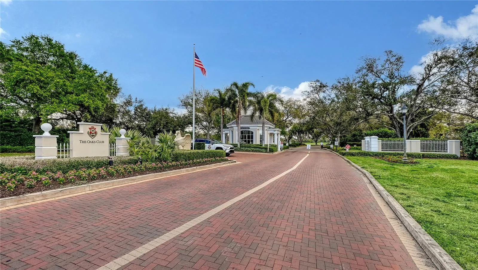 227 SAINT JAMES PARK