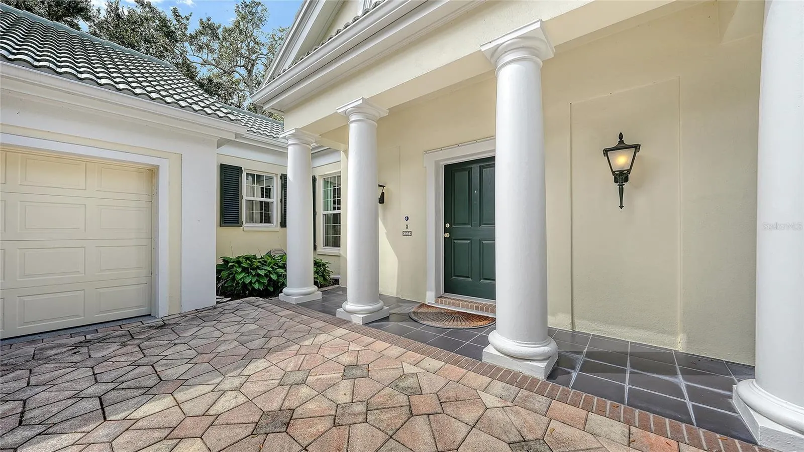 227 SAINT JAMES PARK