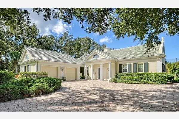 227 SAINT JAMES PARK