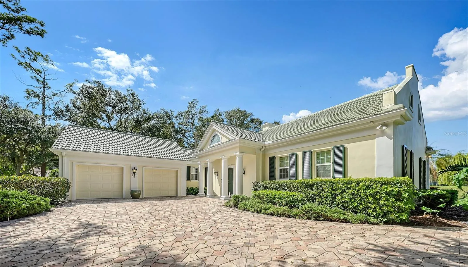 227 SAINT JAMES PARK