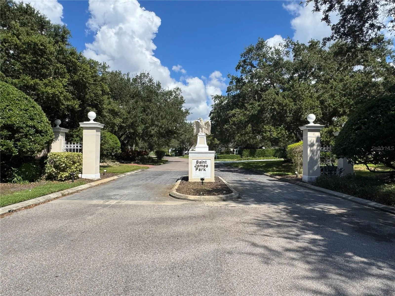 227 SAINT JAMES PARK