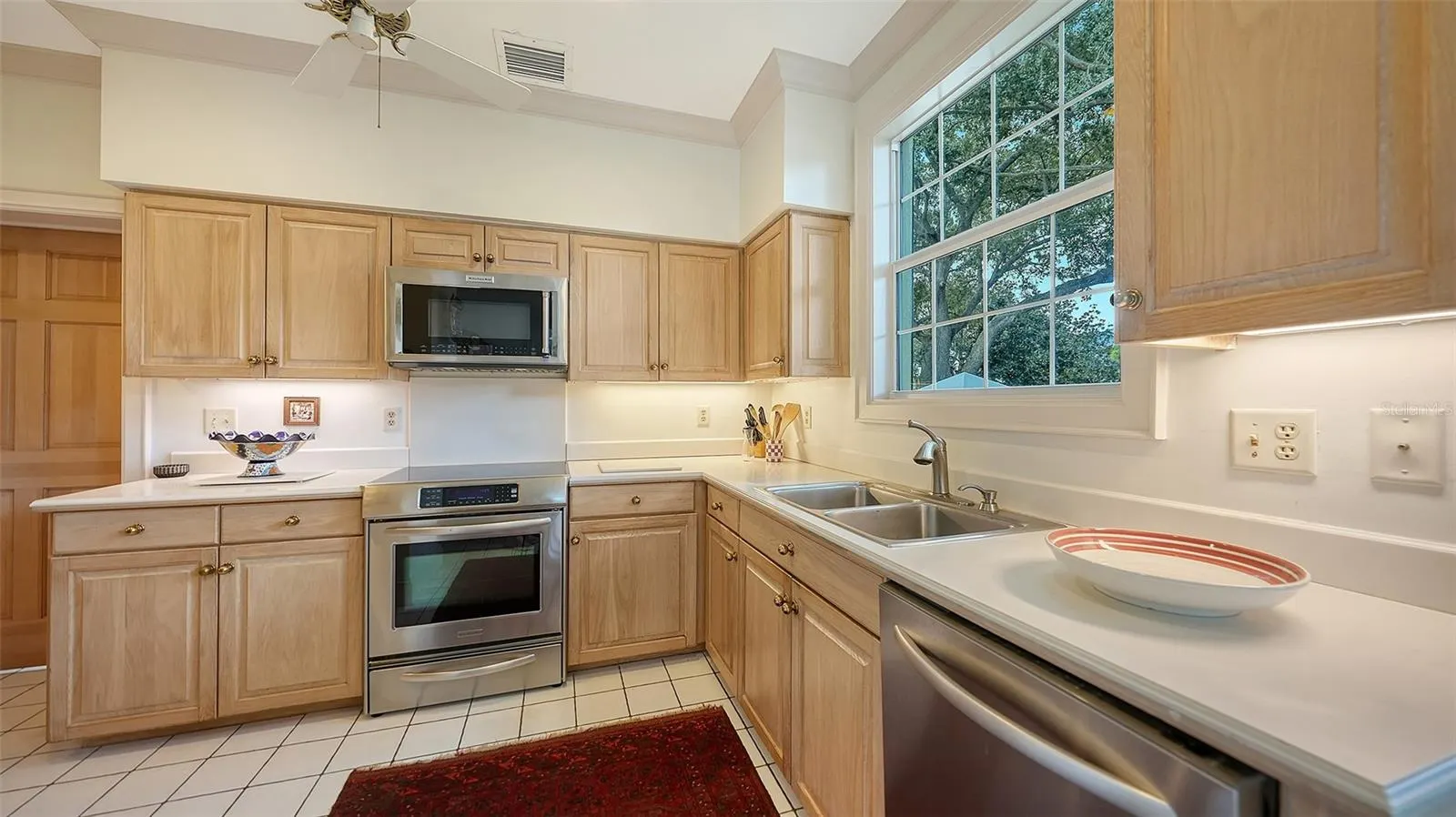 227 SAINT JAMES PARK