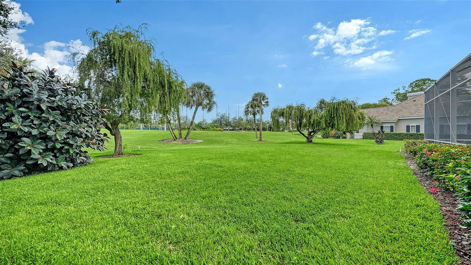 227 SAINT JAMES PARK