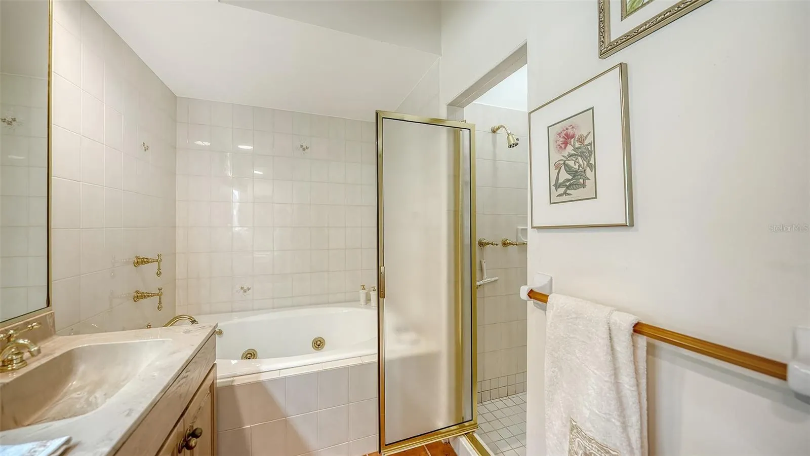 227 SAINT JAMES PARK