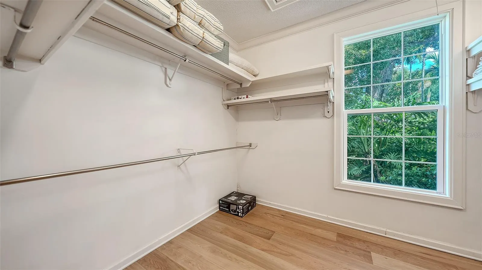 227 SAINT JAMES PARK