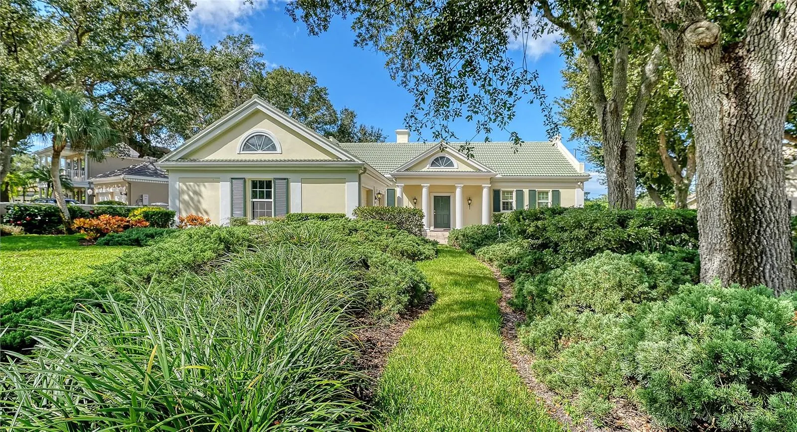 227 SAINT JAMES PARK