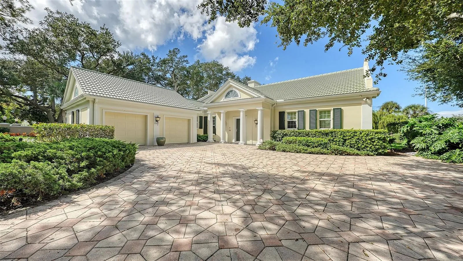 227 SAINT JAMES PARK