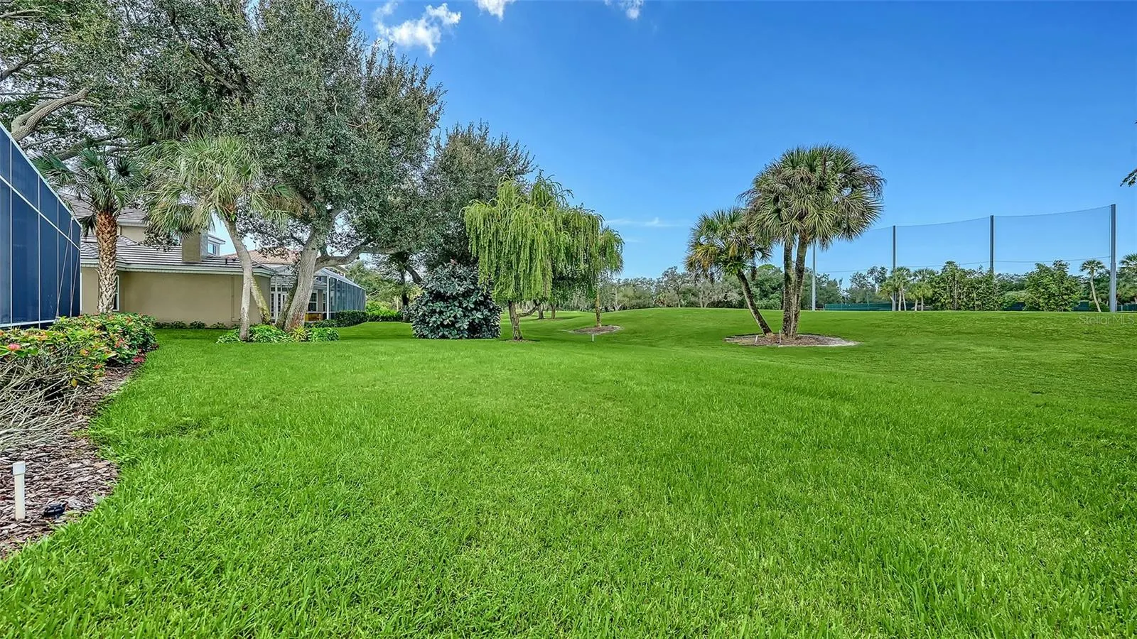 227 SAINT JAMES PARK