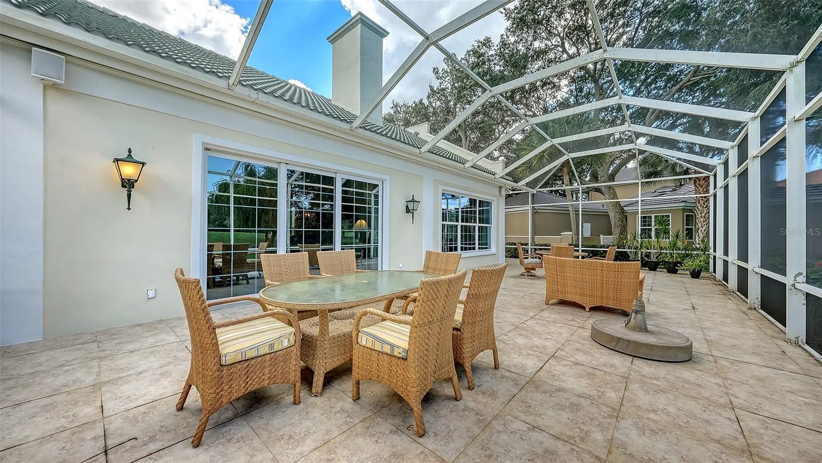 227 SAINT JAMES PARK