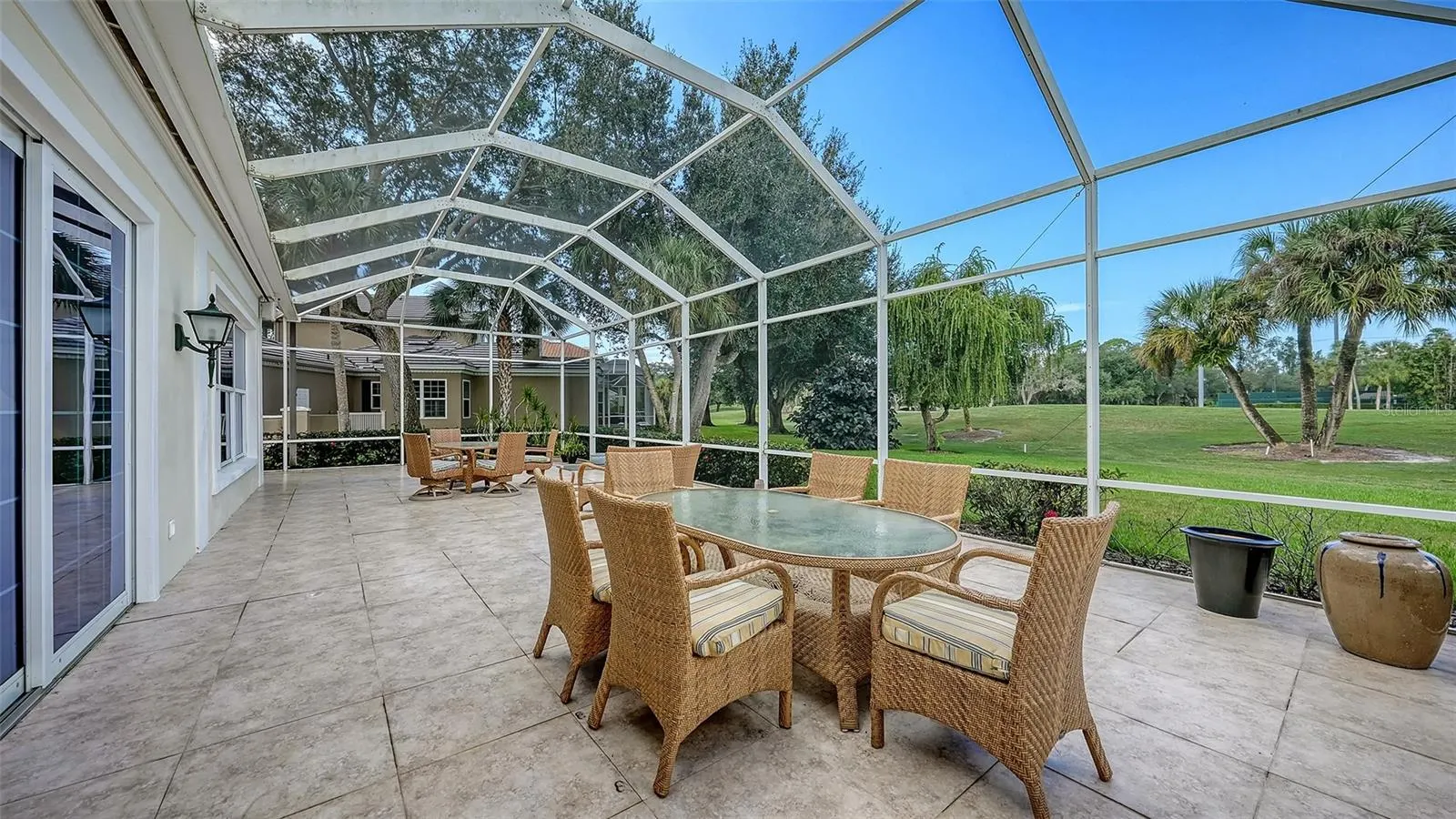 227 SAINT JAMES PARK