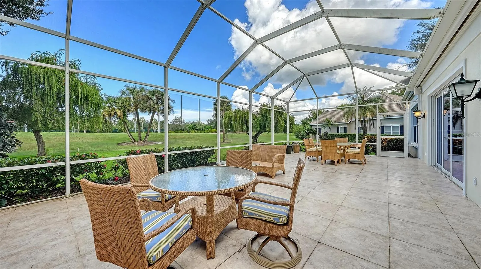 227 SAINT JAMES PARK