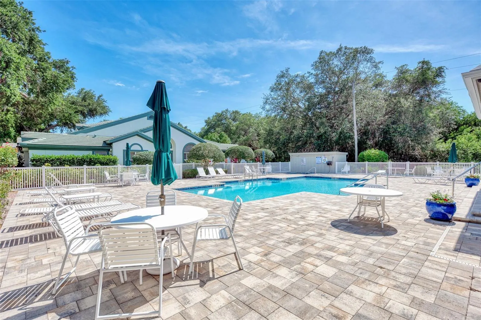 748 CONNEMARA CT