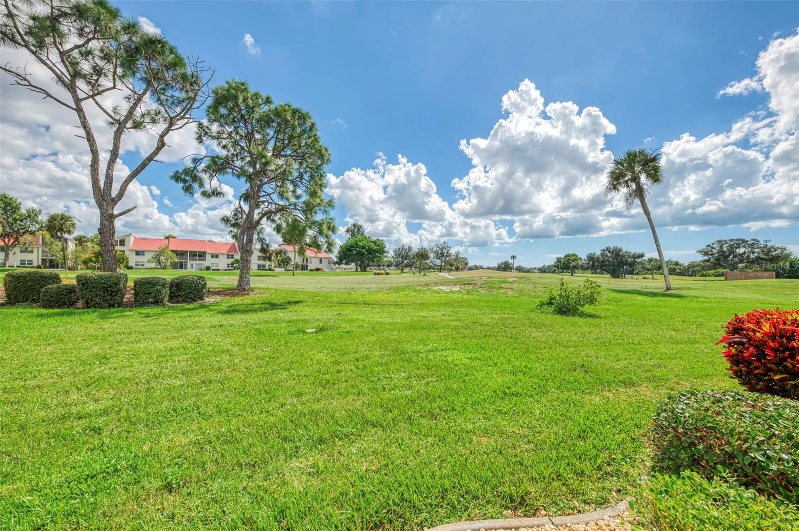 748 CONNEMARA CT
