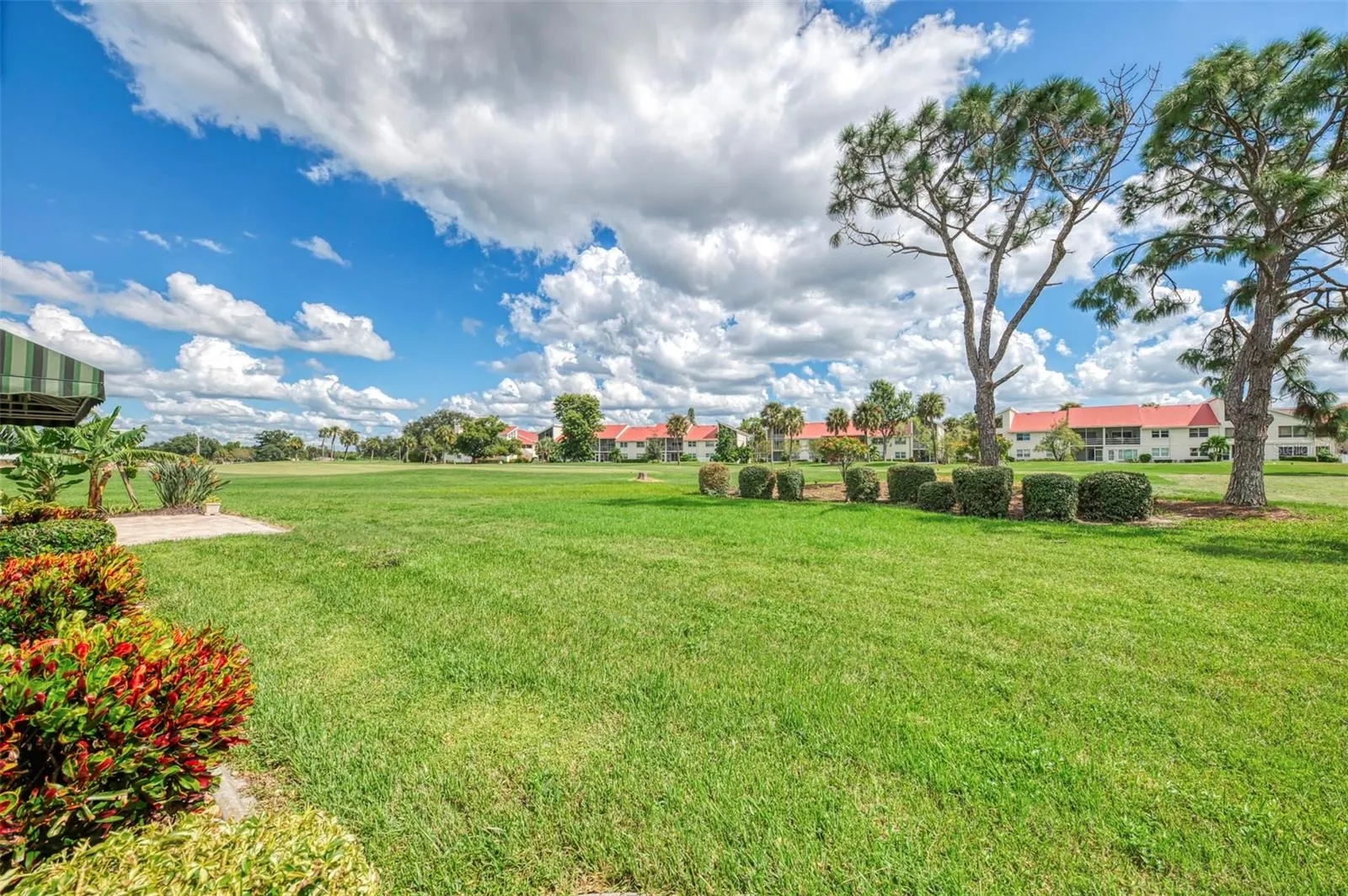 748 CONNEMARA CT