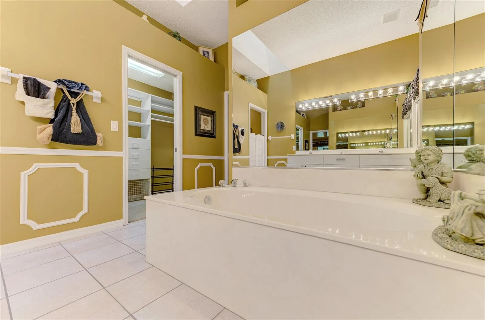 748 CONNEMARA CT