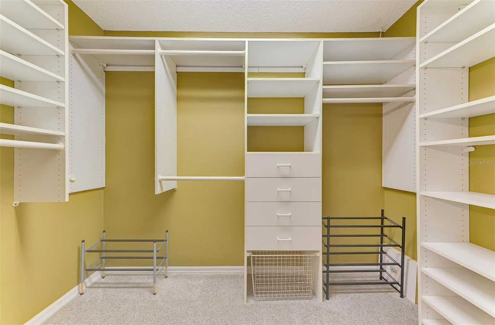 748 CONNEMARA CT