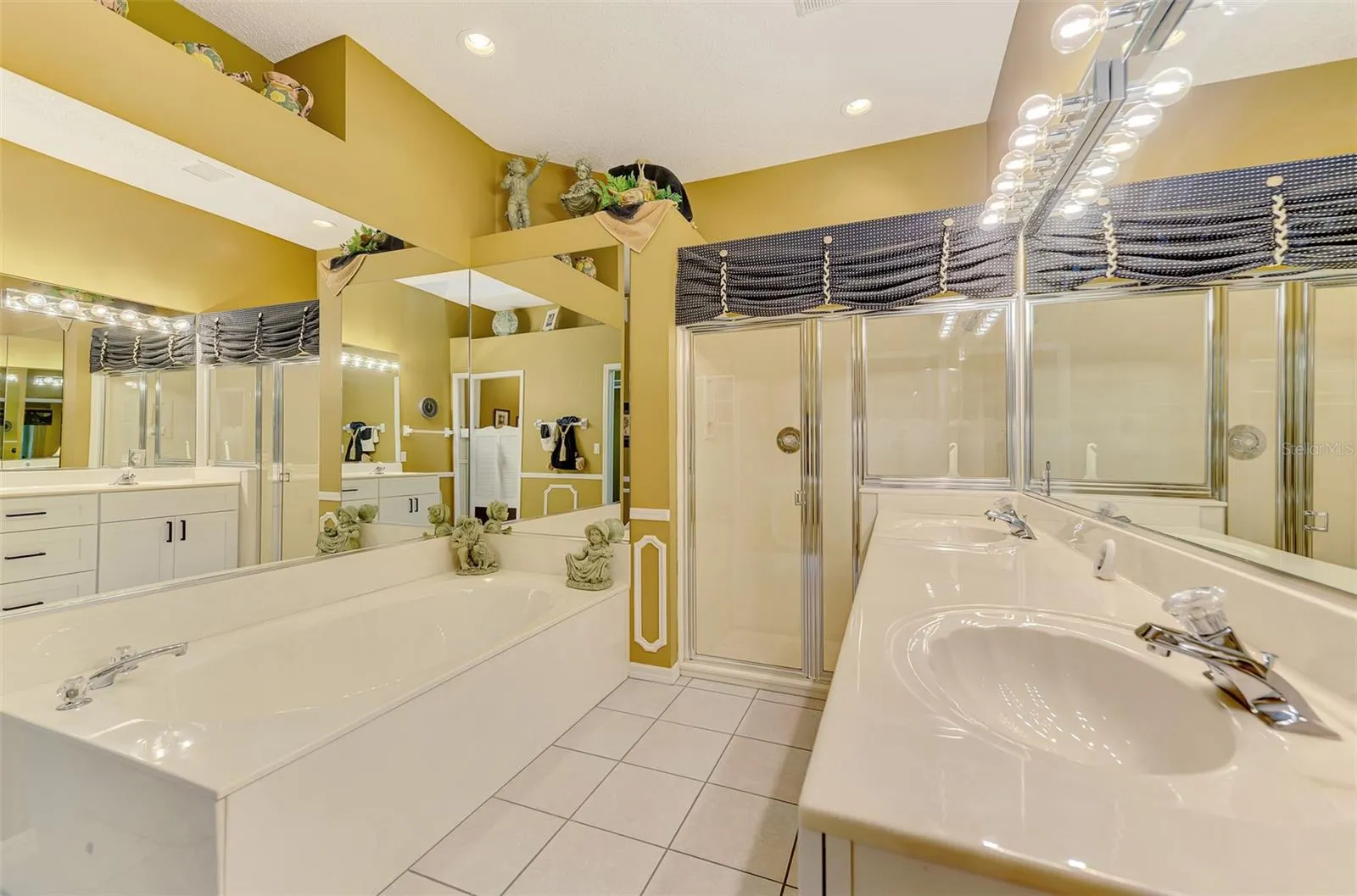 748 CONNEMARA CT